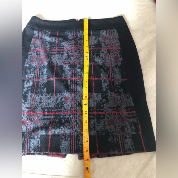 Christian Chenail skirt Size 6 - Picture 5 of 7